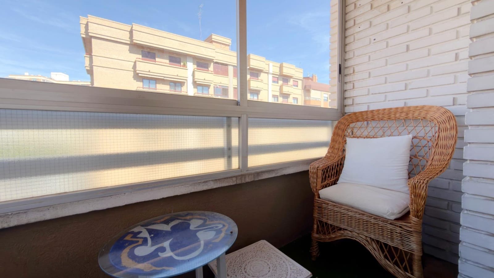 3 bedroom Flat for sale in Valencia city with garage - € 399,000 (Ref: 9752128)