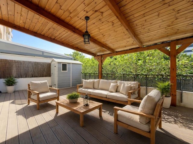 2 soveværelse Lejlighed til salg i Valencia by med swimmingpool garage - € 469.000 (Ref: 9797230)