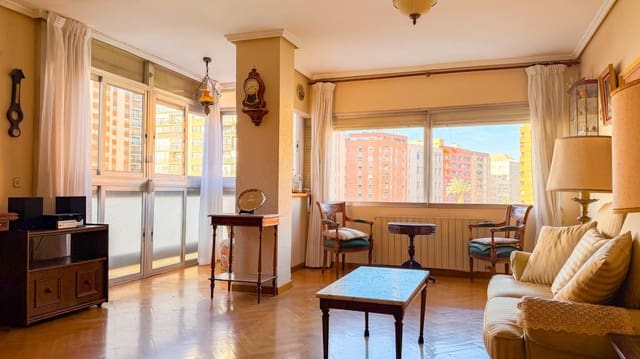 4 Zimmer Wohnung zu verkaufen in Ciutat Universitaria, València Stadt mit Garage - 527.000 € (Ref: 9806555)