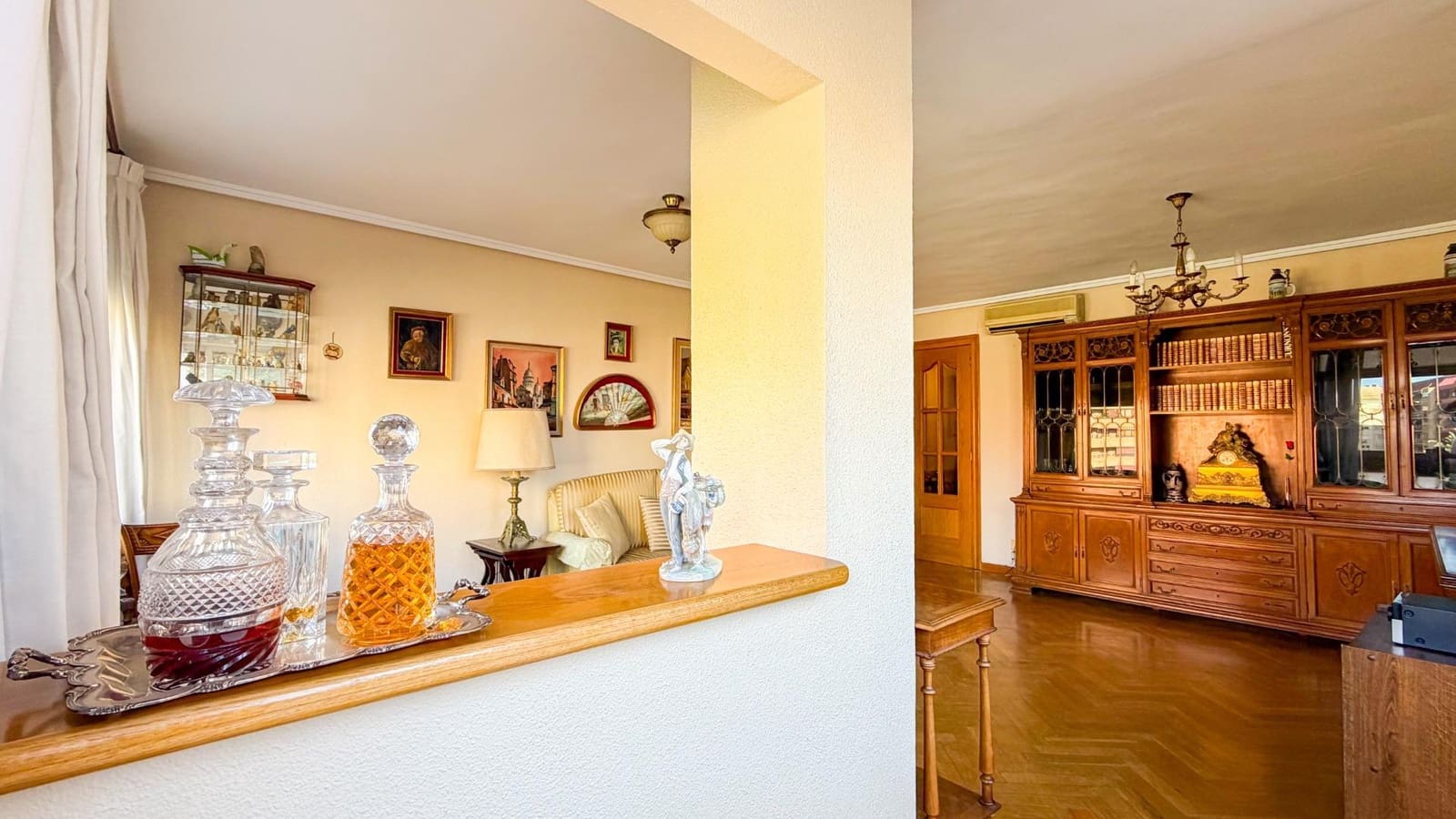 4 Zimmer Wohnung zu verkaufen in Valencia Stadt mit Garage - 527.000 € (Ref: 9806555)