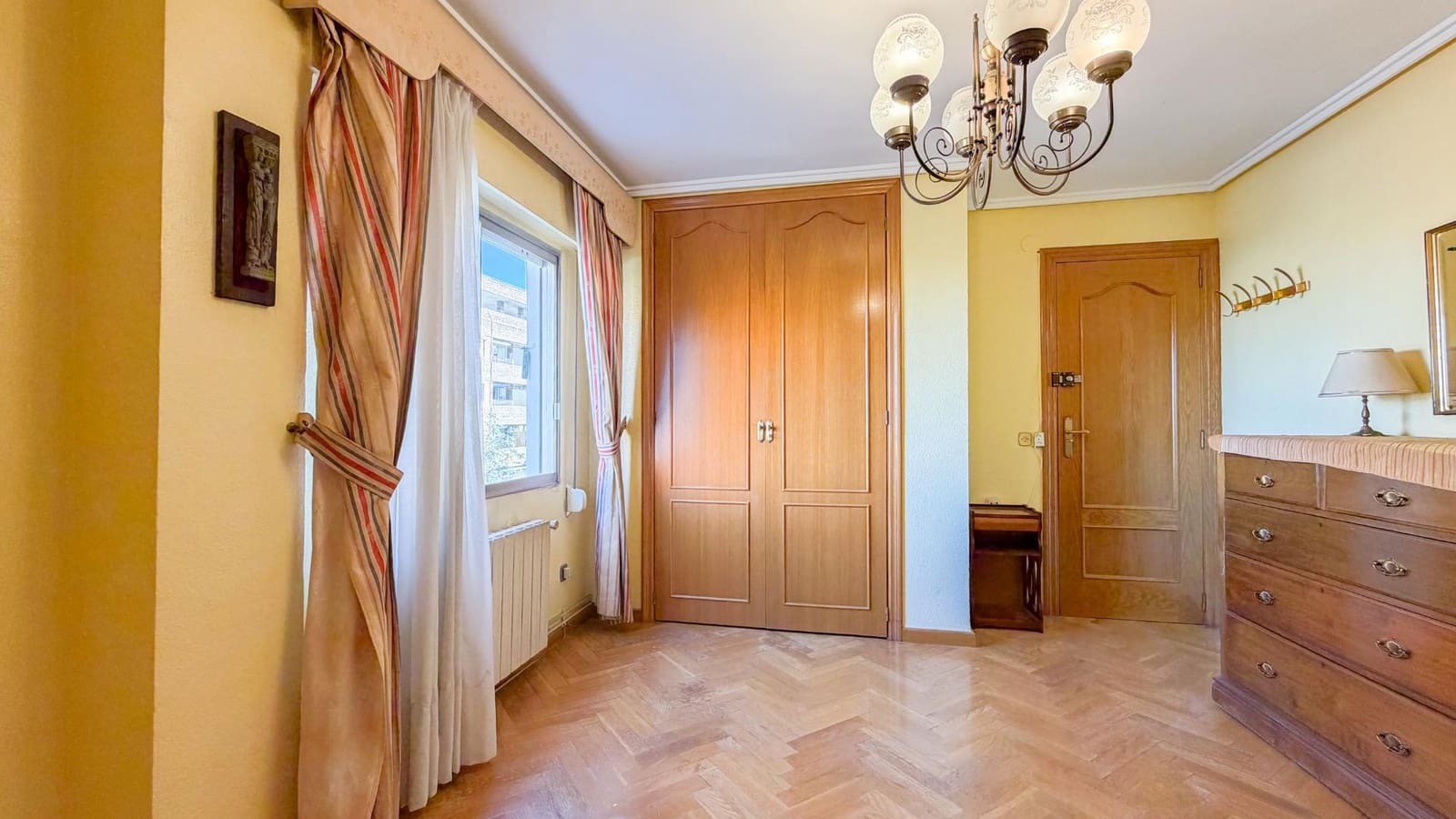 4 Zimmer Wohnung zu verkaufen in Valencia Stadt mit Garage - 527.000 € (Ref: 9806555)