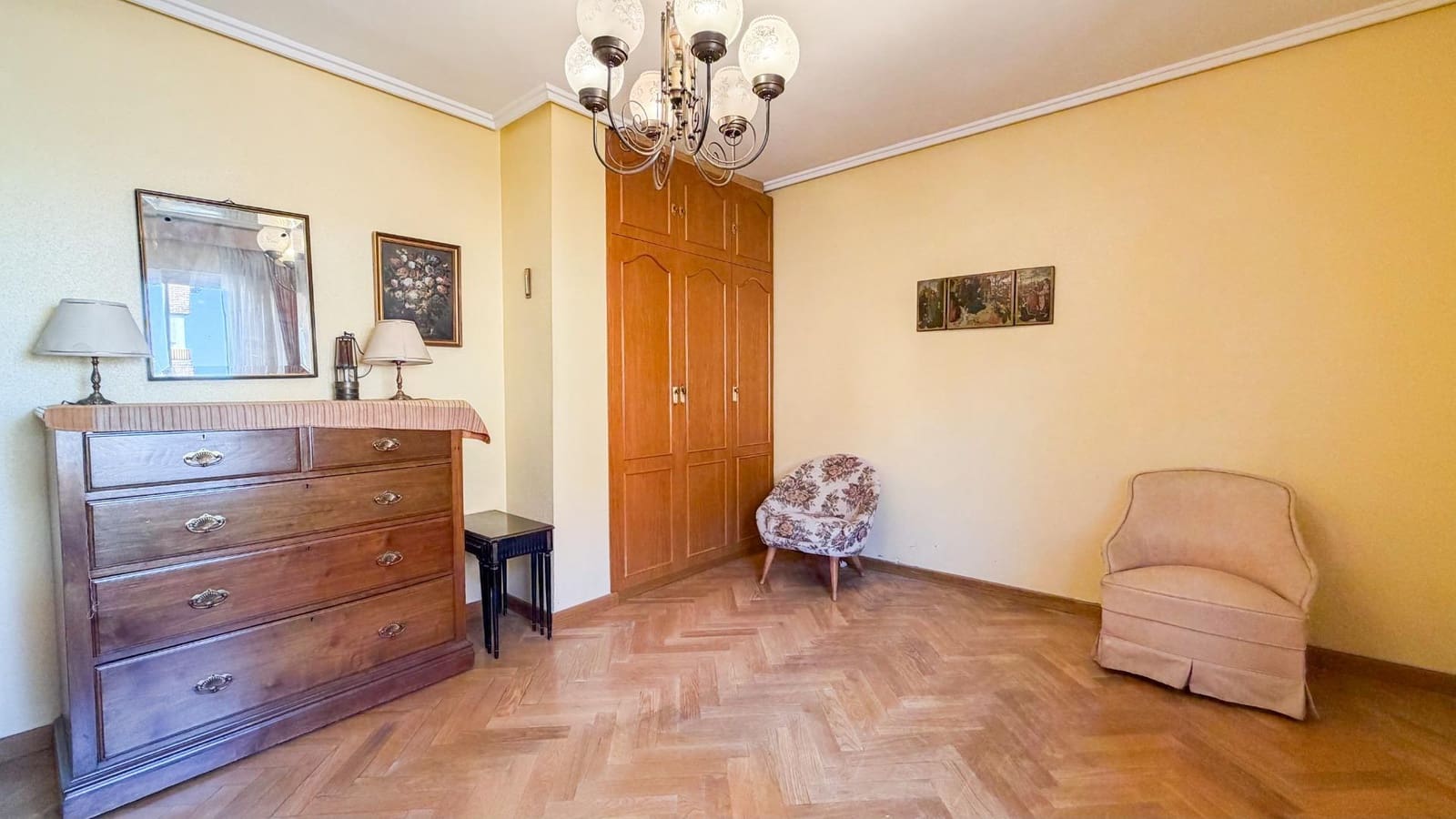 4 Zimmer Wohnung zu verkaufen in Valencia Stadt mit Garage - 527.000 € (Ref: 9806555)