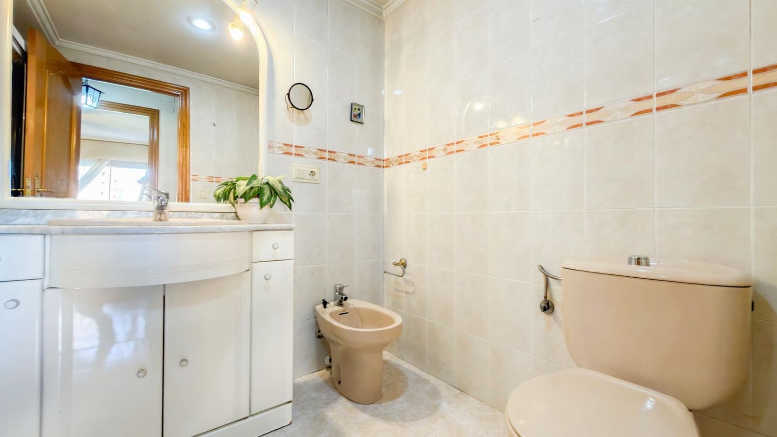 4 Zimmer Wohnung zu verkaufen in Valencia Stadt mit Garage - 527.000 € (Ref: 9806555)