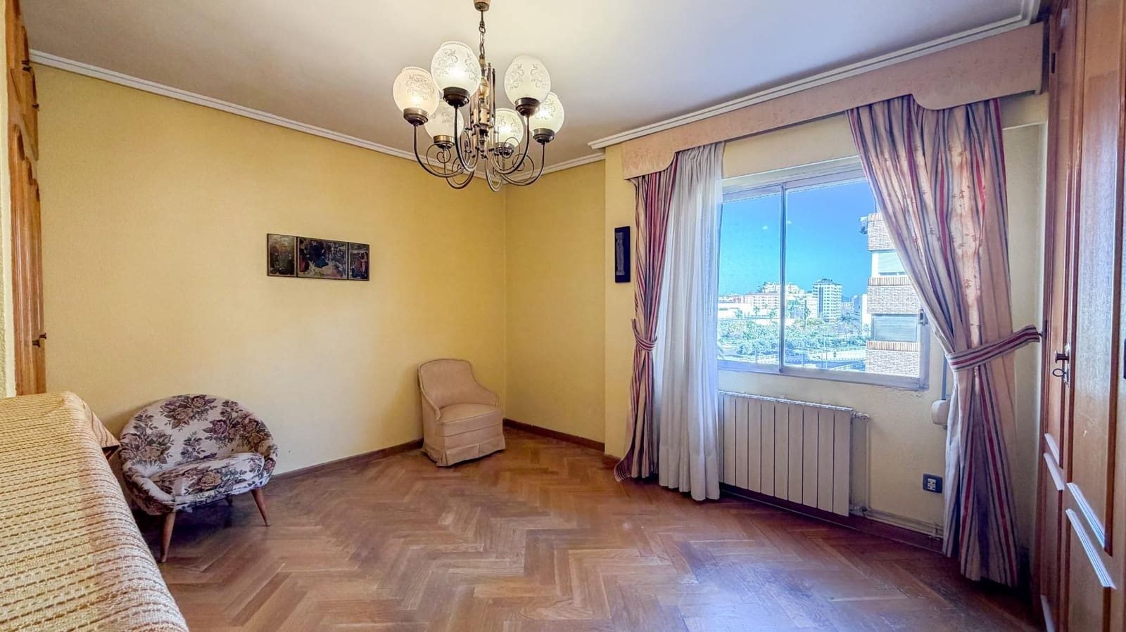 4 Zimmer Wohnung zu verkaufen in Valencia Stadt mit Garage - 527.000 € (Ref: 9806555)