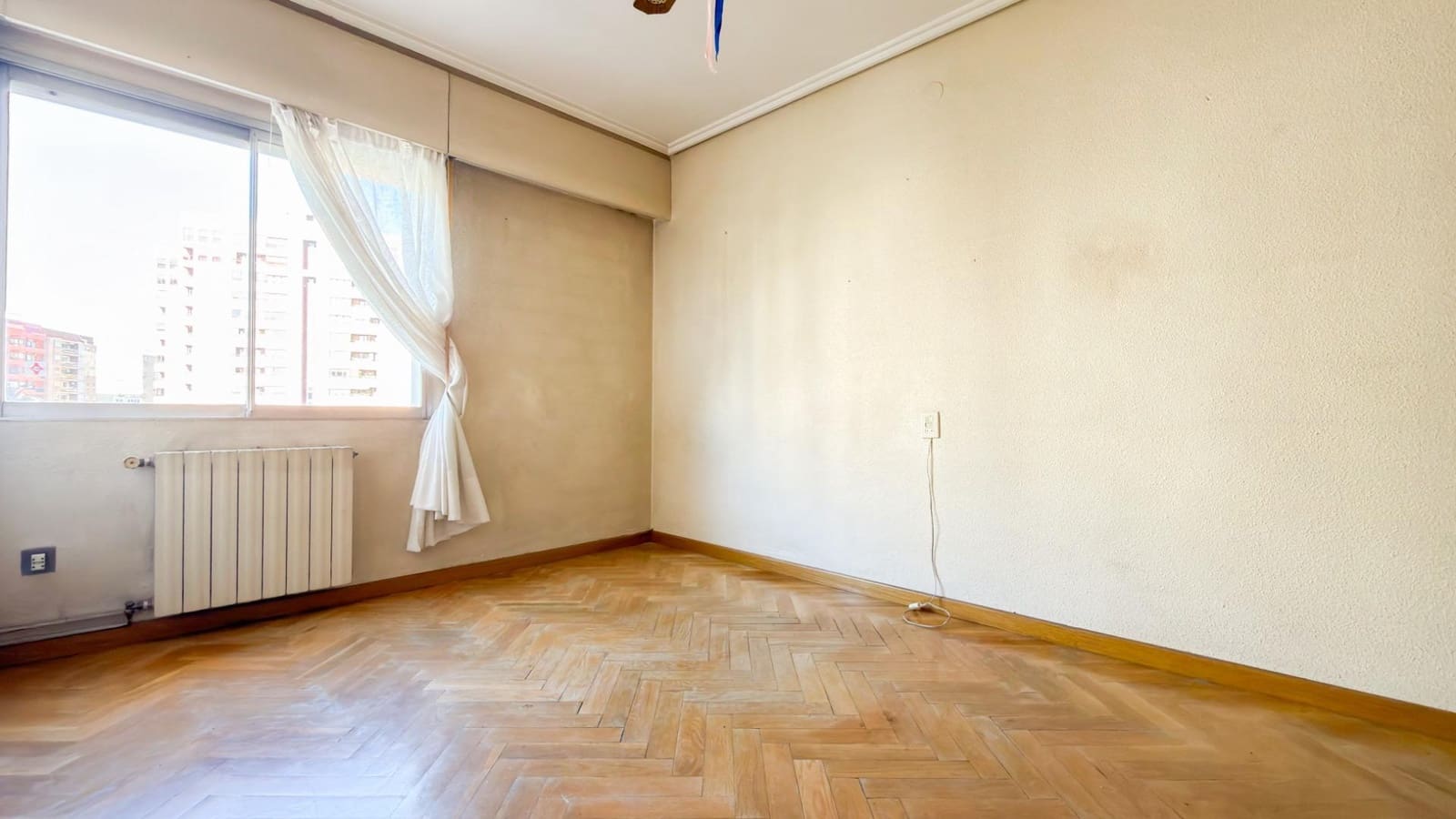 4 Zimmer Wohnung zu verkaufen in Valencia Stadt mit Garage - 527.000 € (Ref: 9806555)