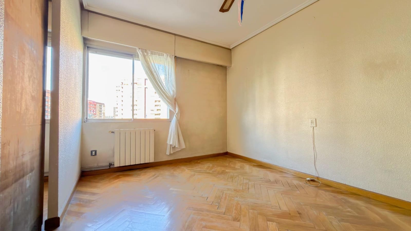 4 Zimmer Wohnung zu verkaufen in Valencia Stadt mit Garage - 527.000 € (Ref: 9806555)