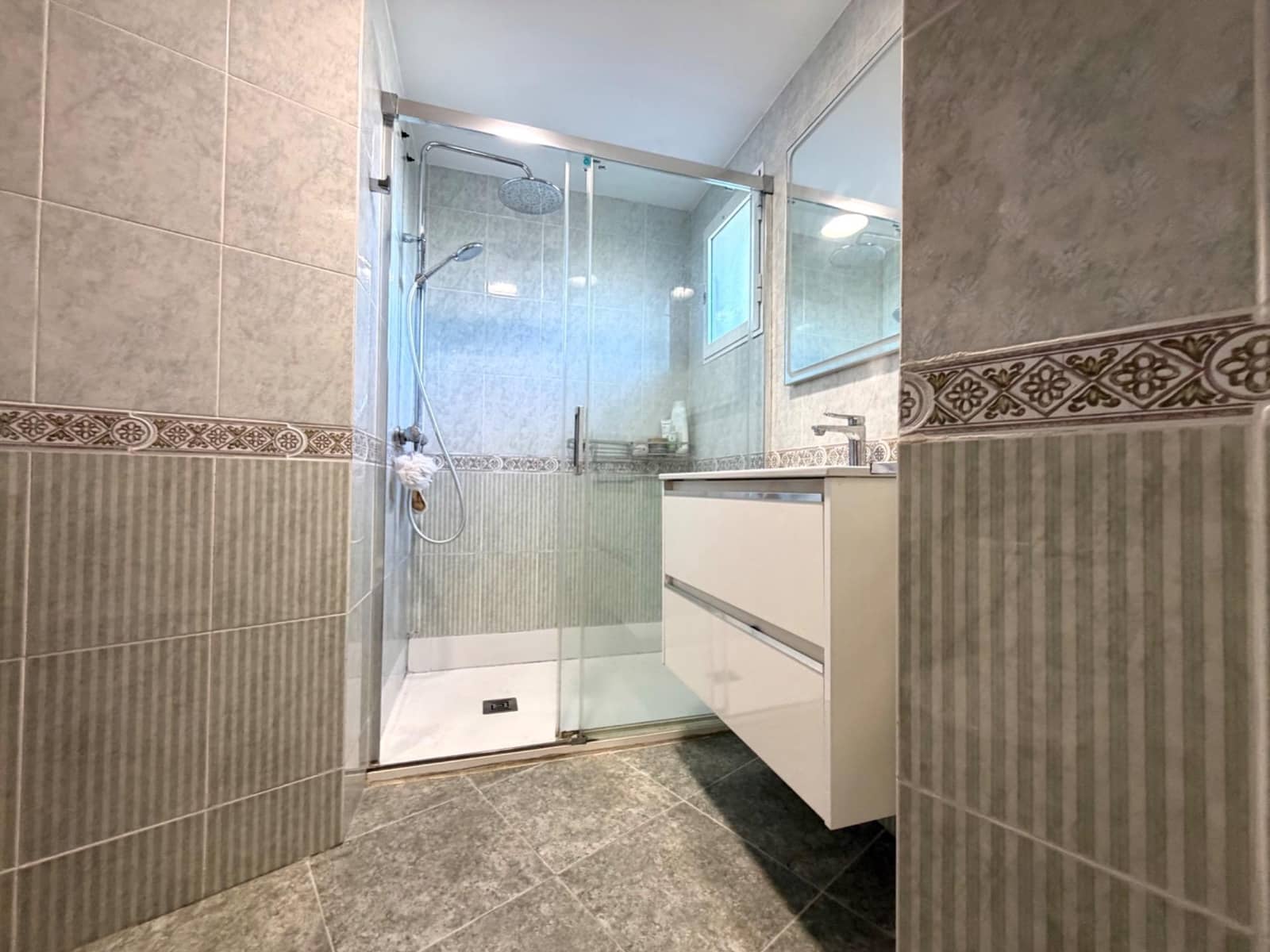 3 bedroom Penthouse for sale in Burjassot with garage - € 312,000 (Ref: 9839339)