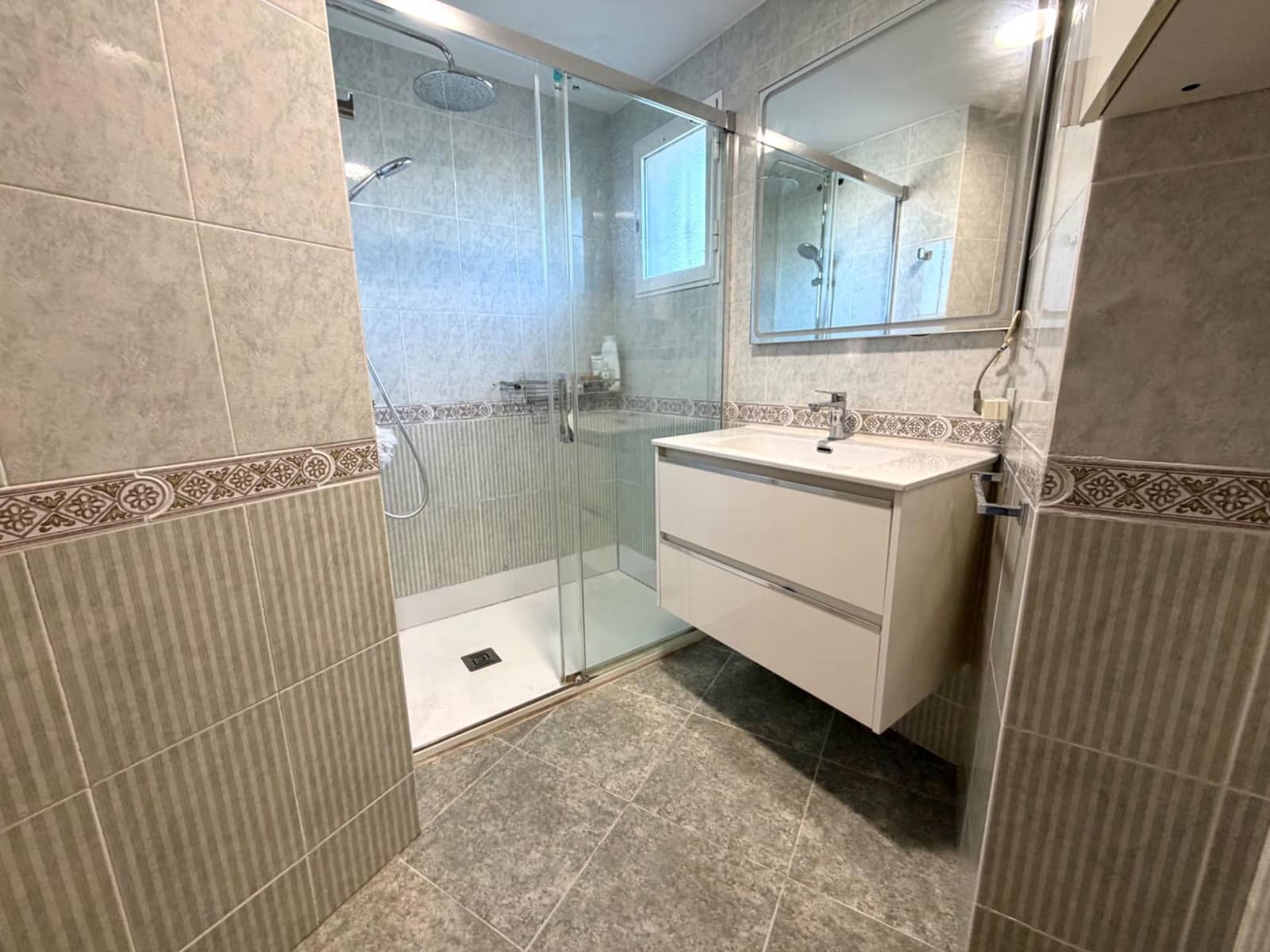 3 bedroom Penthouse for sale in Burjassot with garage - € 312,000 (Ref: 9839339)