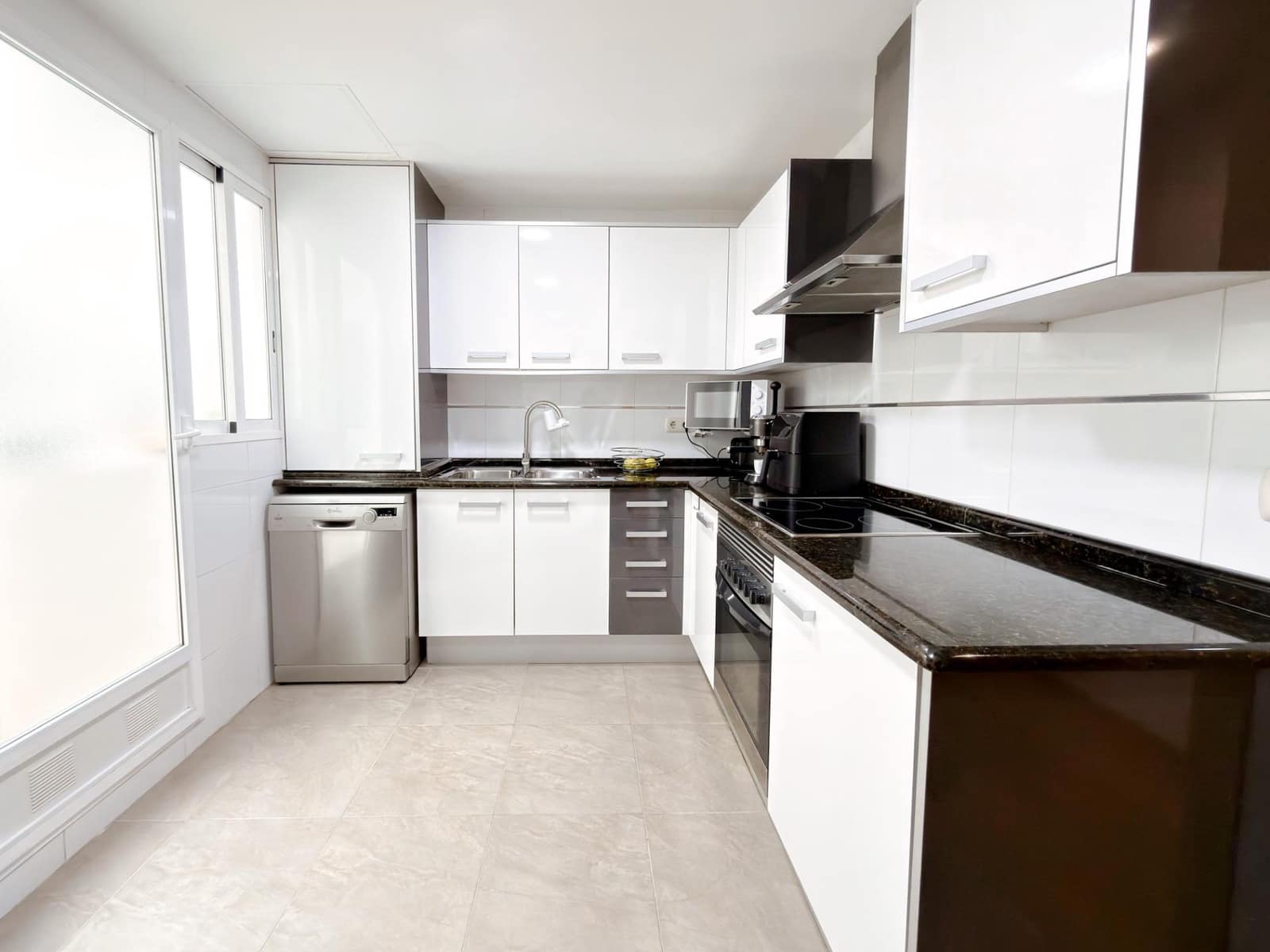 4 bedroom Apartment for sale in Massalfassar with garage - € 265,000 (Ref: 9867094)