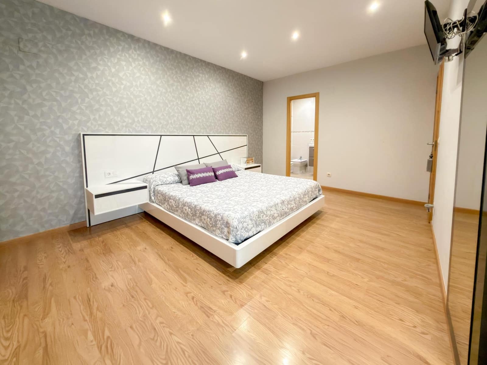 4 bedroom Apartment for sale in Massalfassar with garage - € 265,000 (Ref: 9867094)