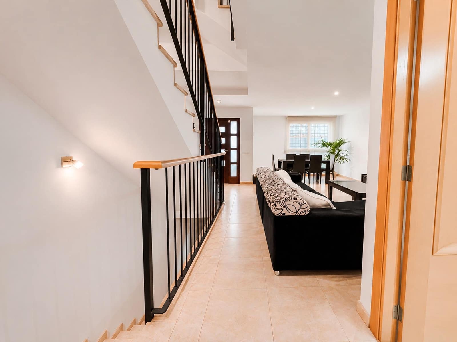 4 slaapkamer Rijtjeshuis te koop in Real met garage - € 259.000 (Ref: 9878953)