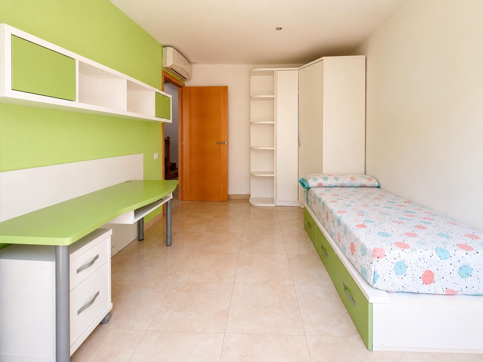 4 slaapkamer Rijtjeshuis te koop in Real met garage - € 259.000 (Ref: 9878953)