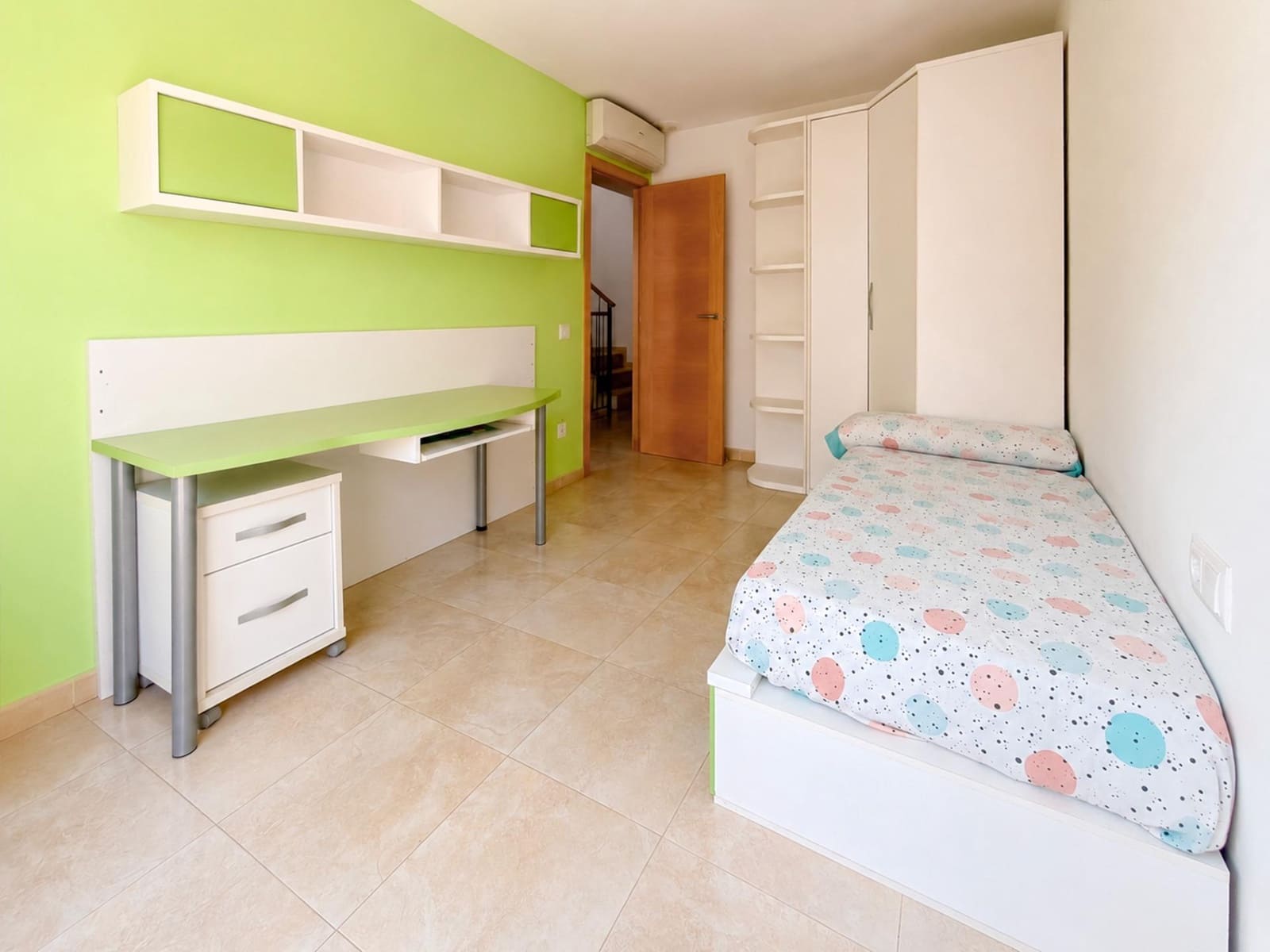 4 slaapkamer Rijtjeshuis te koop in Real met garage - € 259.000 (Ref: 9878953)