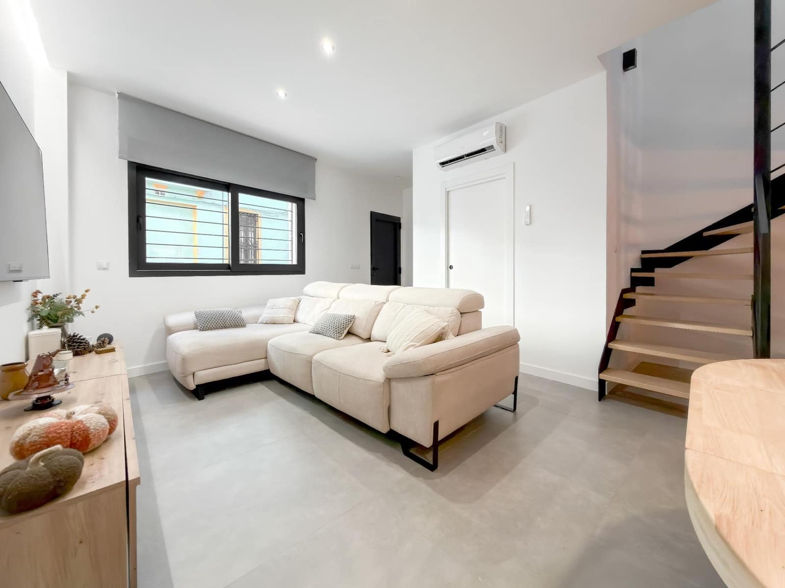 3 bedroom Townhouse for rent in Massamagrell - € 2,000 (Ref: 9884919)