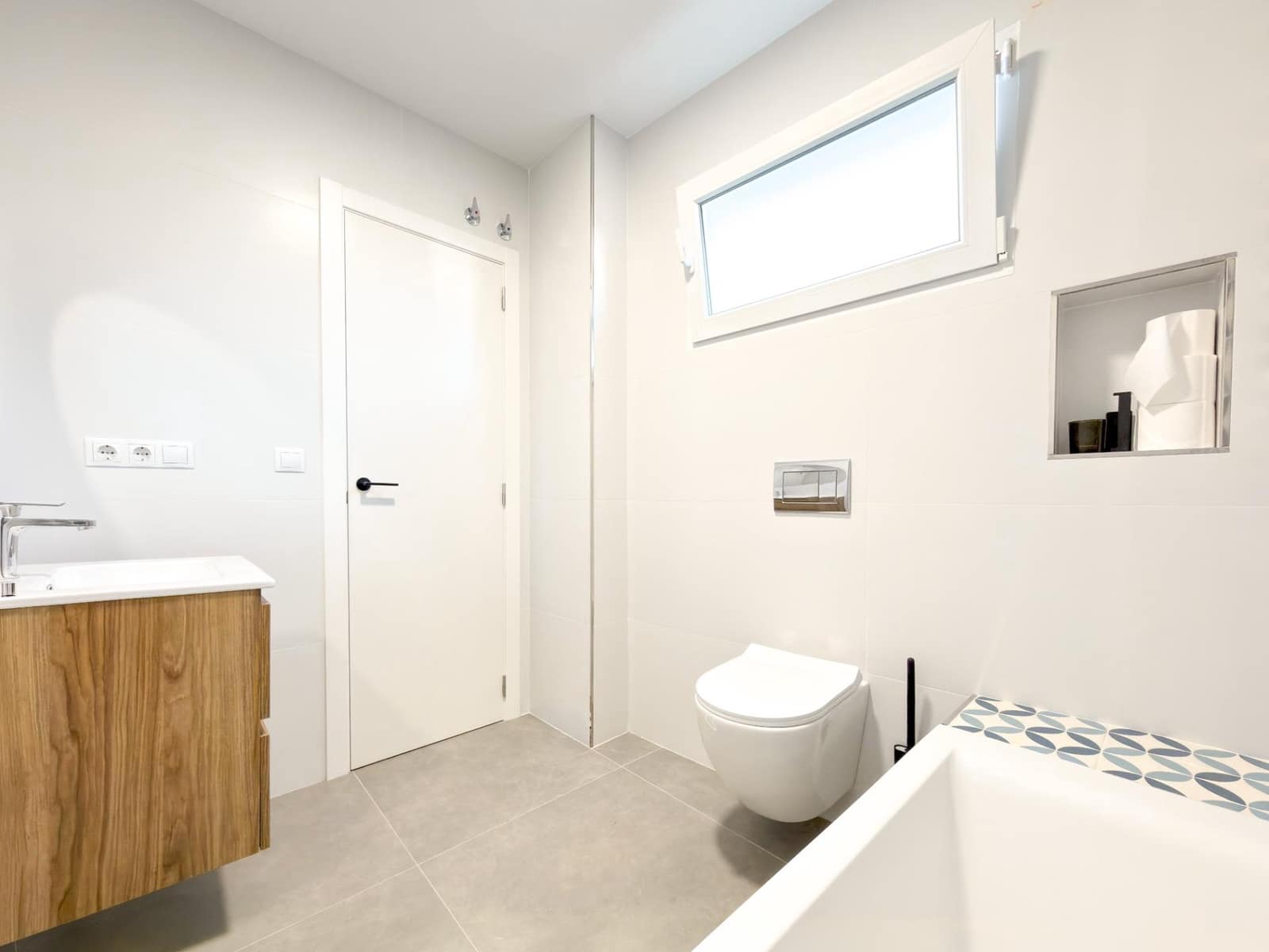 3 bedroom Townhouse for rent in Massamagrell - € 2,000 (Ref: 9884919)