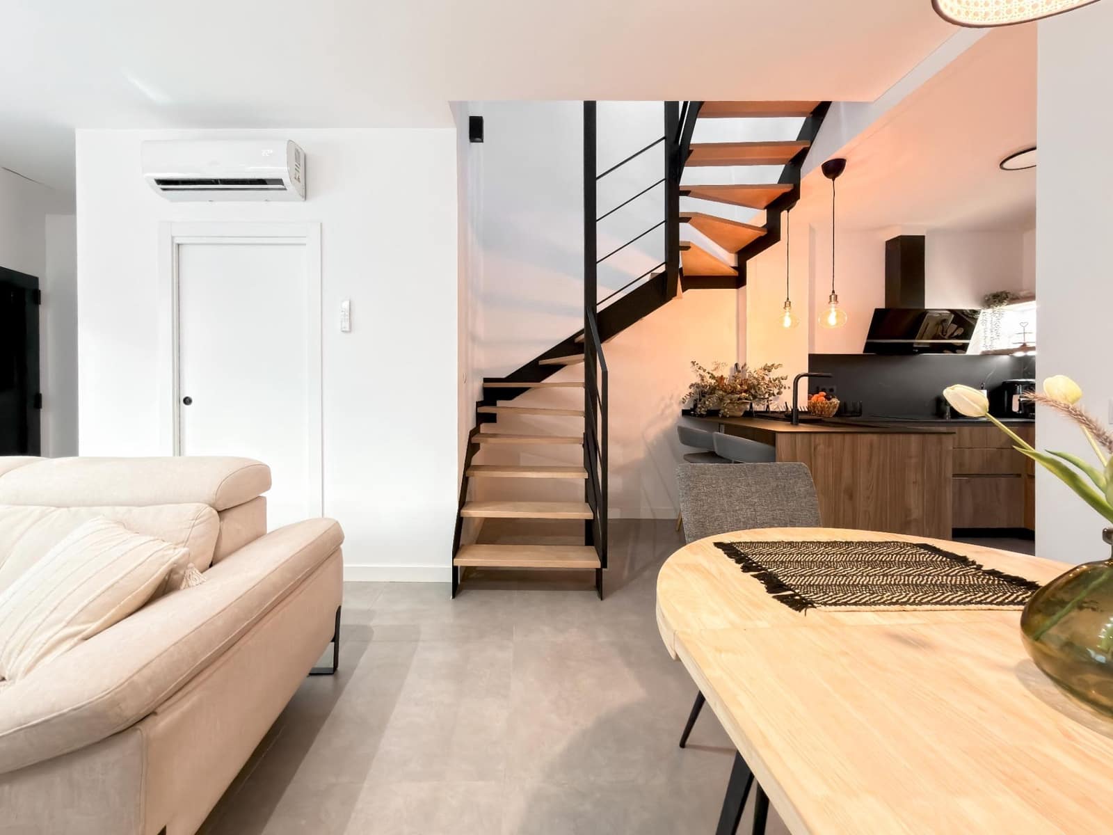 3 bedroom Townhouse for rent in Massamagrell - € 2,000 (Ref: 9884919)