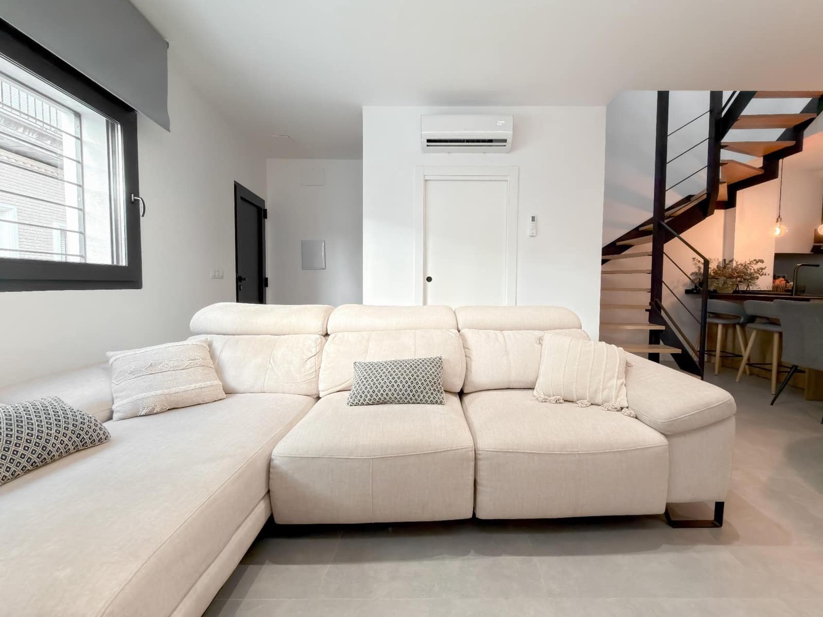 3 bedroom Townhouse for rent in Massamagrell - € 2,000 (Ref: 9884919)