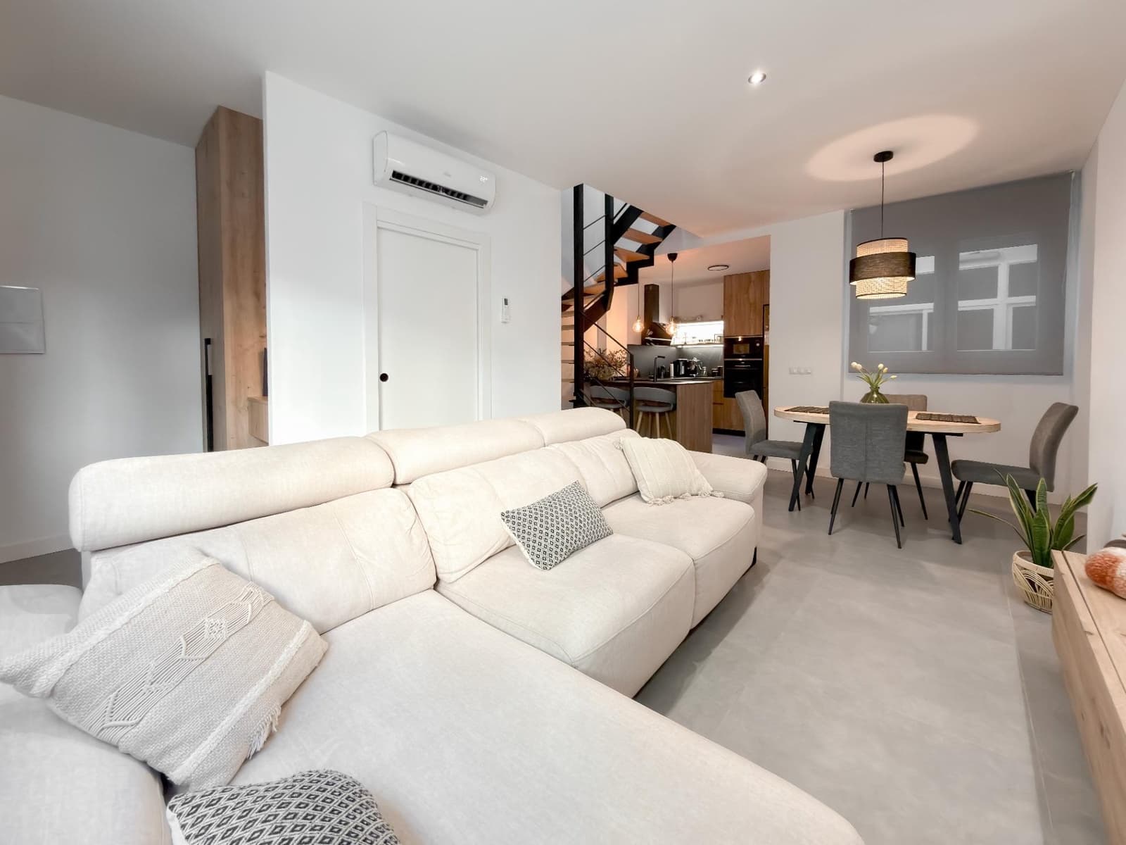 3 bedroom Townhouse for rent in Massamagrell - € 2,000 (Ref: 9884919)
