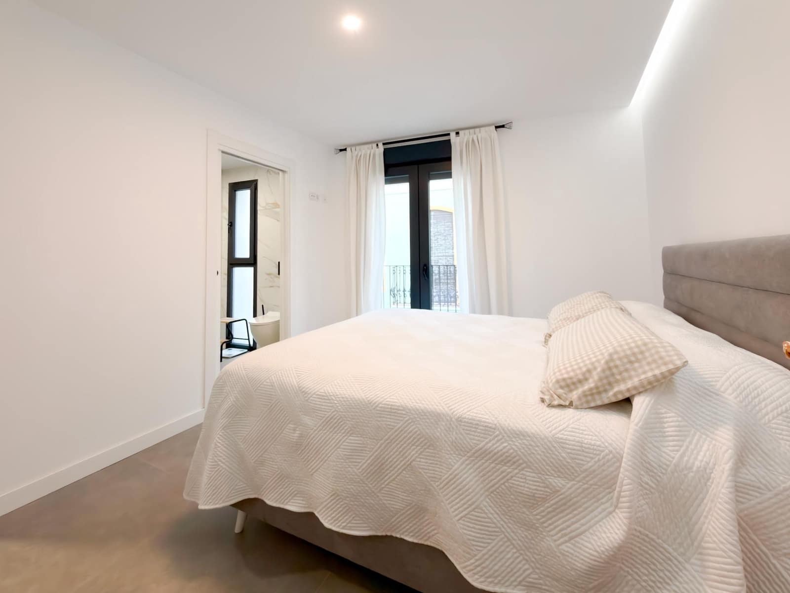 3 bedroom Townhouse for rent in Massamagrell - € 2,000 (Ref: 9884919)