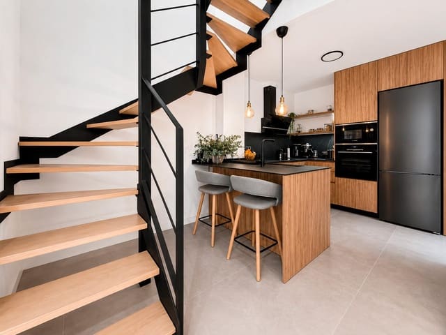 3 bedroom Townhouse for rent in Massamagrell - € 2,000 (Ref: 9884919)