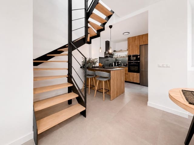 3 bedroom Townhouse for rent in Massamagrell - € 2,000 (Ref: 9884919)