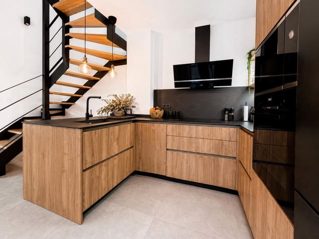 3 bedroom Townhouse for rent in Massamagrell - € 2,000 (Ref: 9884919)