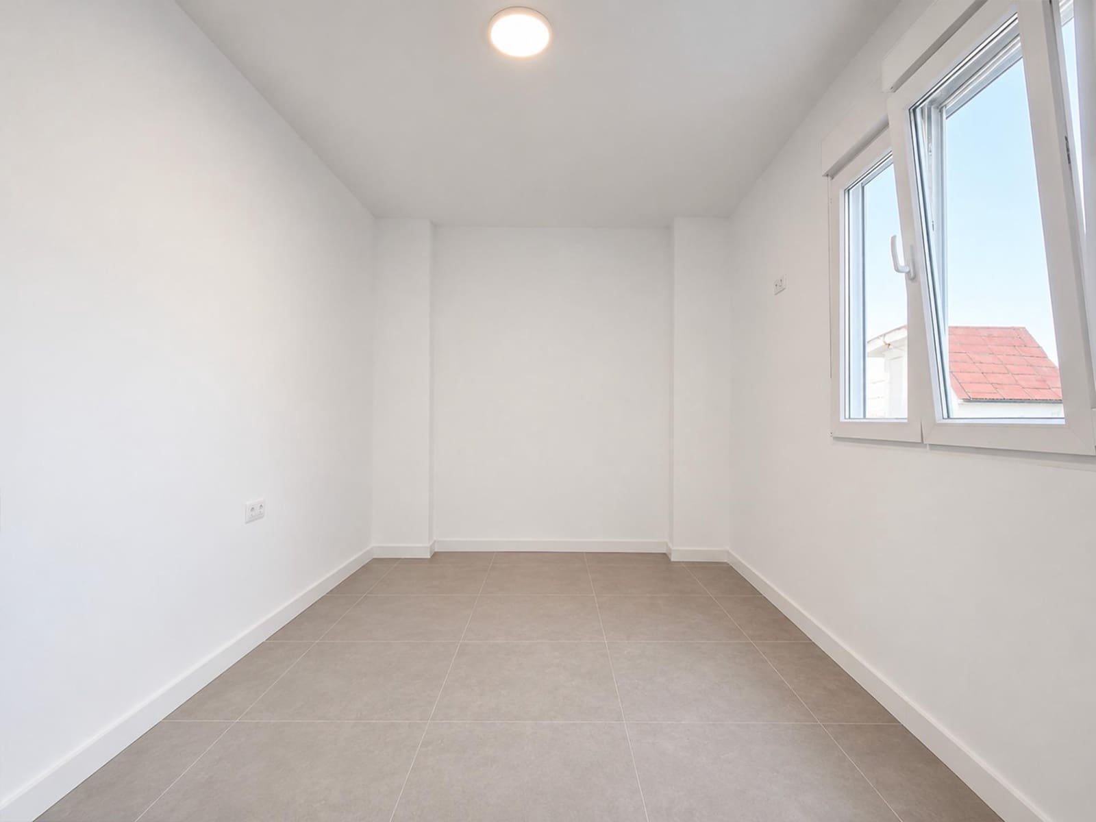 3 bedroom Townhouse for rent in Massamagrell - € 2,000 (Ref: 9884919)