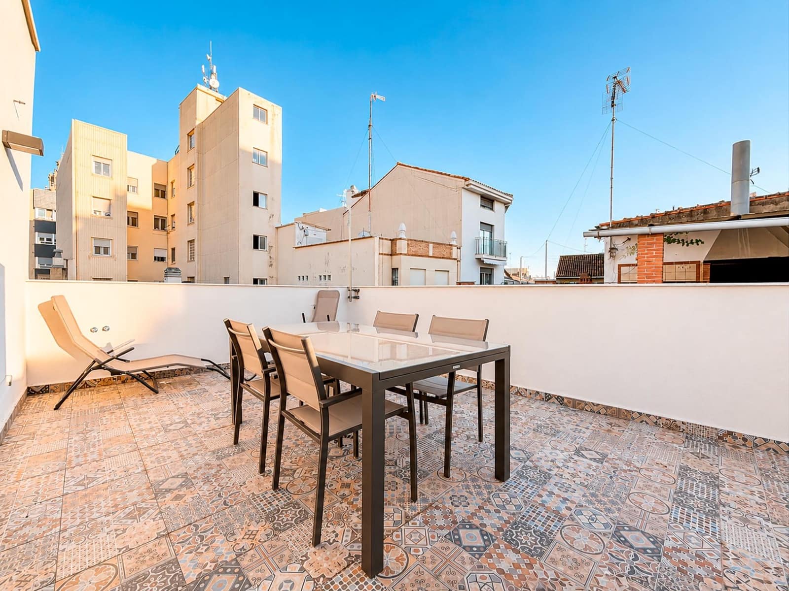 3 bedroom Townhouse for rent in Massamagrell - € 2,000 (Ref: 9884919)