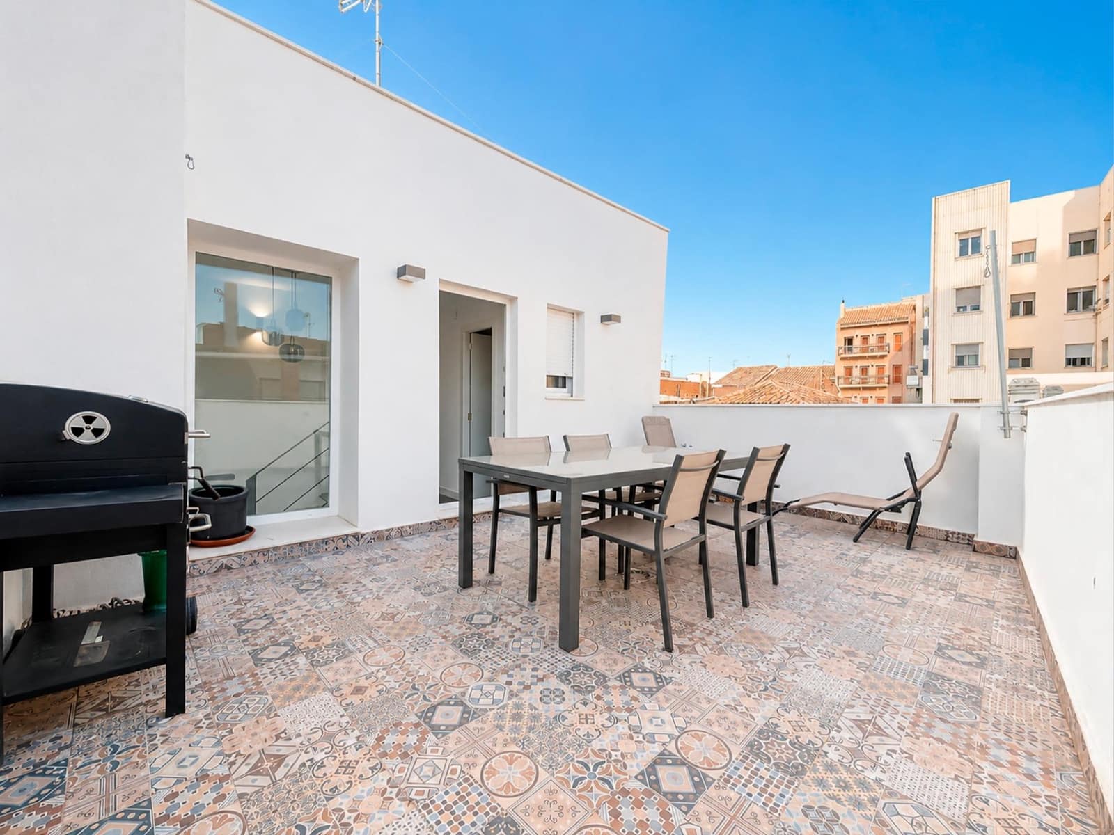 3 bedroom Townhouse for rent in Massamagrell - € 2,000 (Ref: 9884919)
