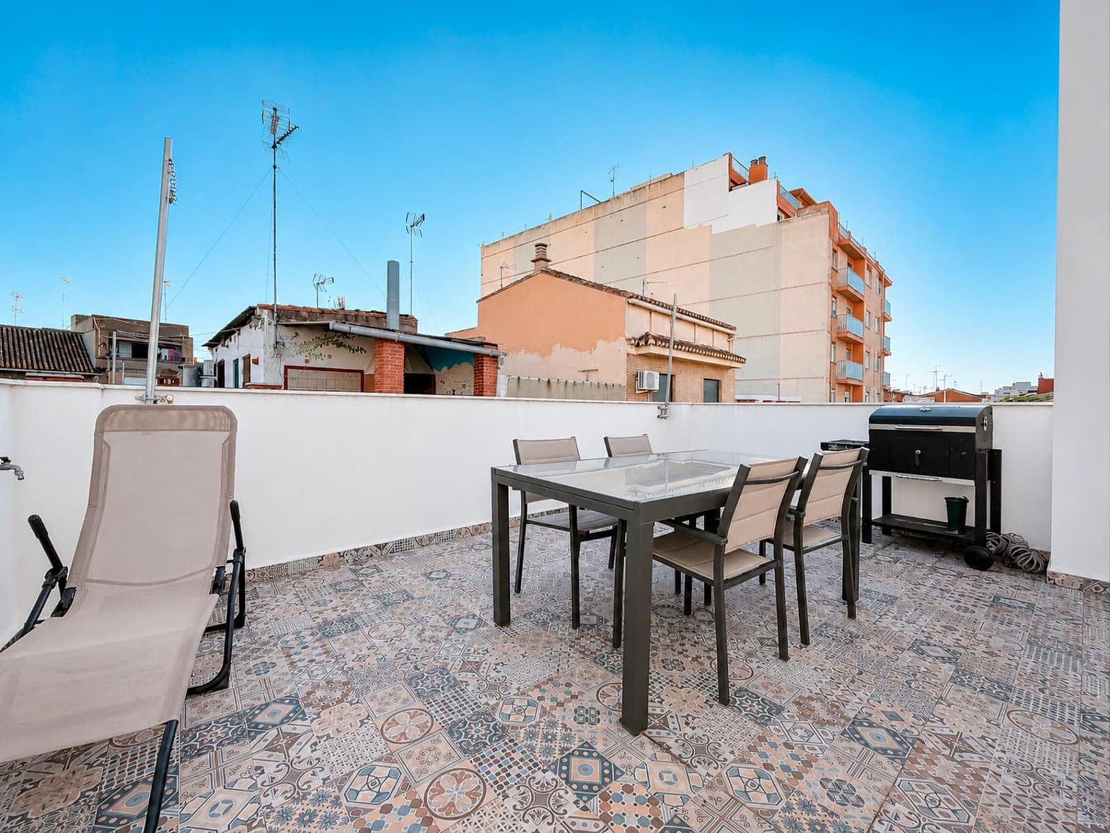 3 bedroom Townhouse for rent in Massamagrell - € 2,000 (Ref: 9884919)