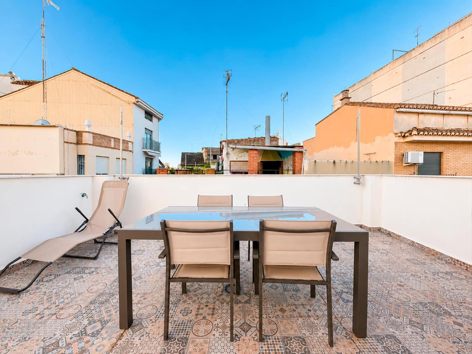 3 bedroom Townhouse for rent in Massamagrell - € 2,000 (Ref: 9884919)