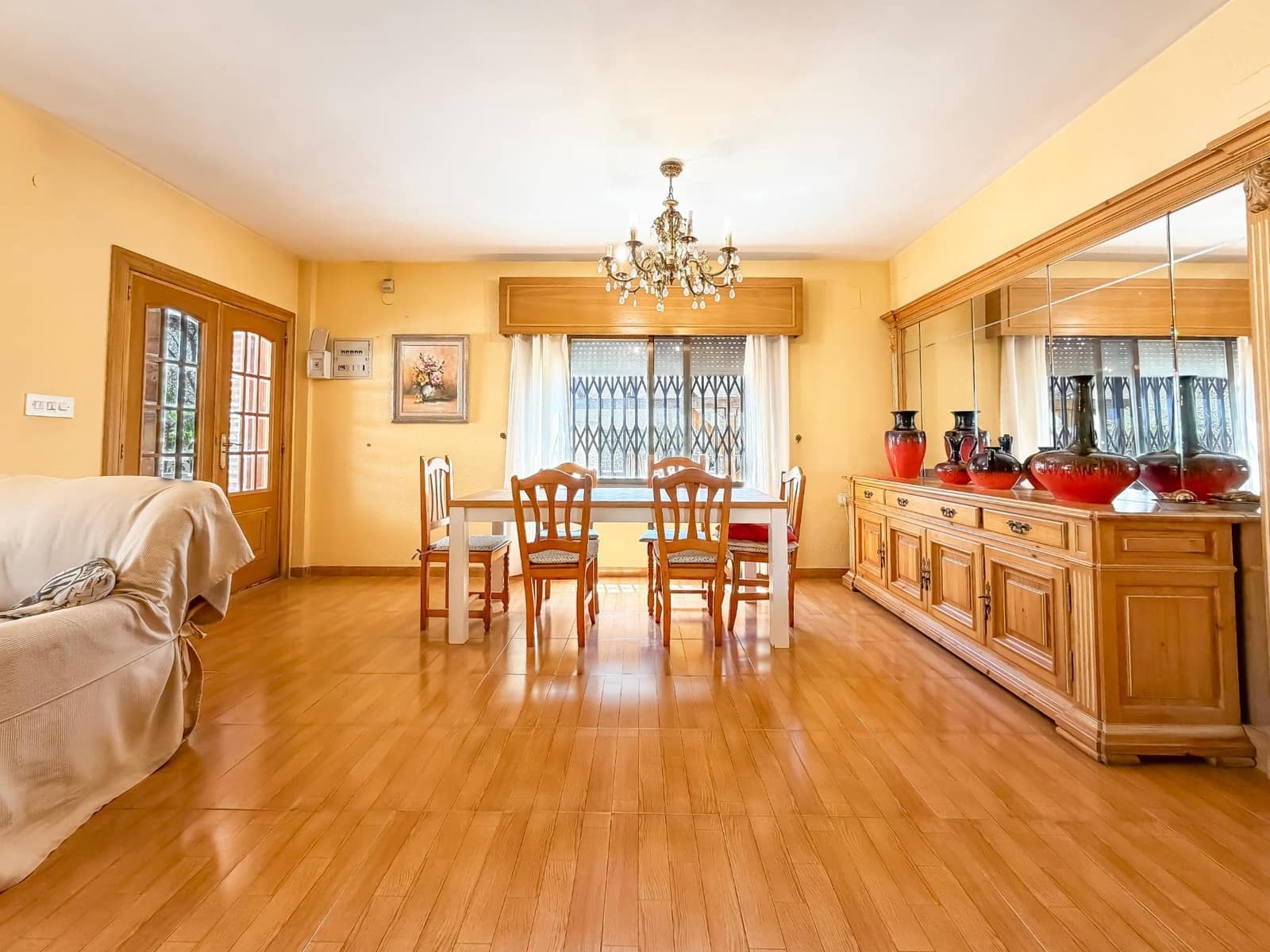 Chalet de 4 habitaciones en L'Eliana en venta con piscina garaje - 670.000 € (Ref: 9927515)