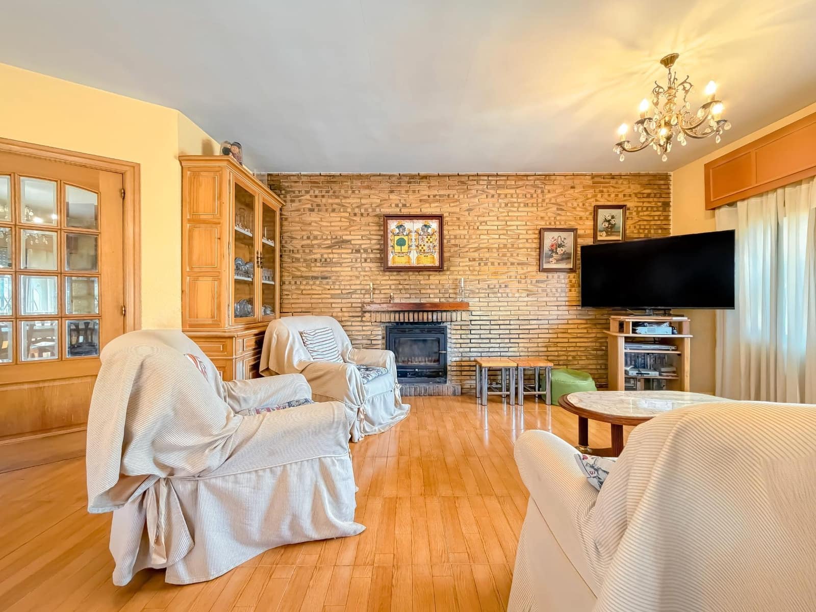Chalet de 4 habitaciones en L'Eliana en venta con piscina garaje - 670.000 € (Ref: 9927515)