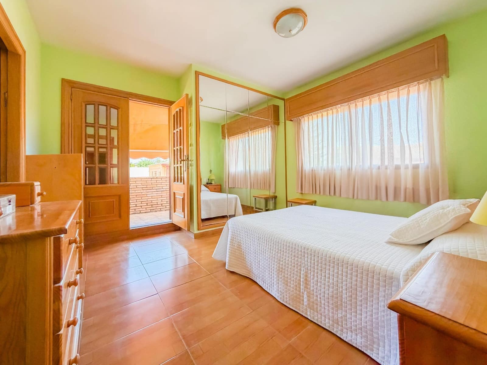 Chalet de 4 habitaciones en L'Eliana en venta con piscina garaje - 670.000 € (Ref: 9927515)