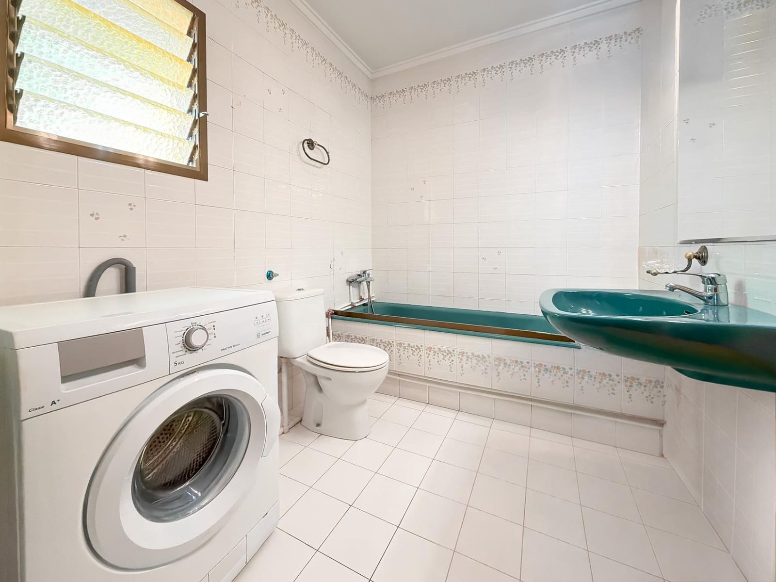 Chalet de 4 habitaciones en L'Eliana en venta con piscina garaje - 670.000 € (Ref: 9927515)