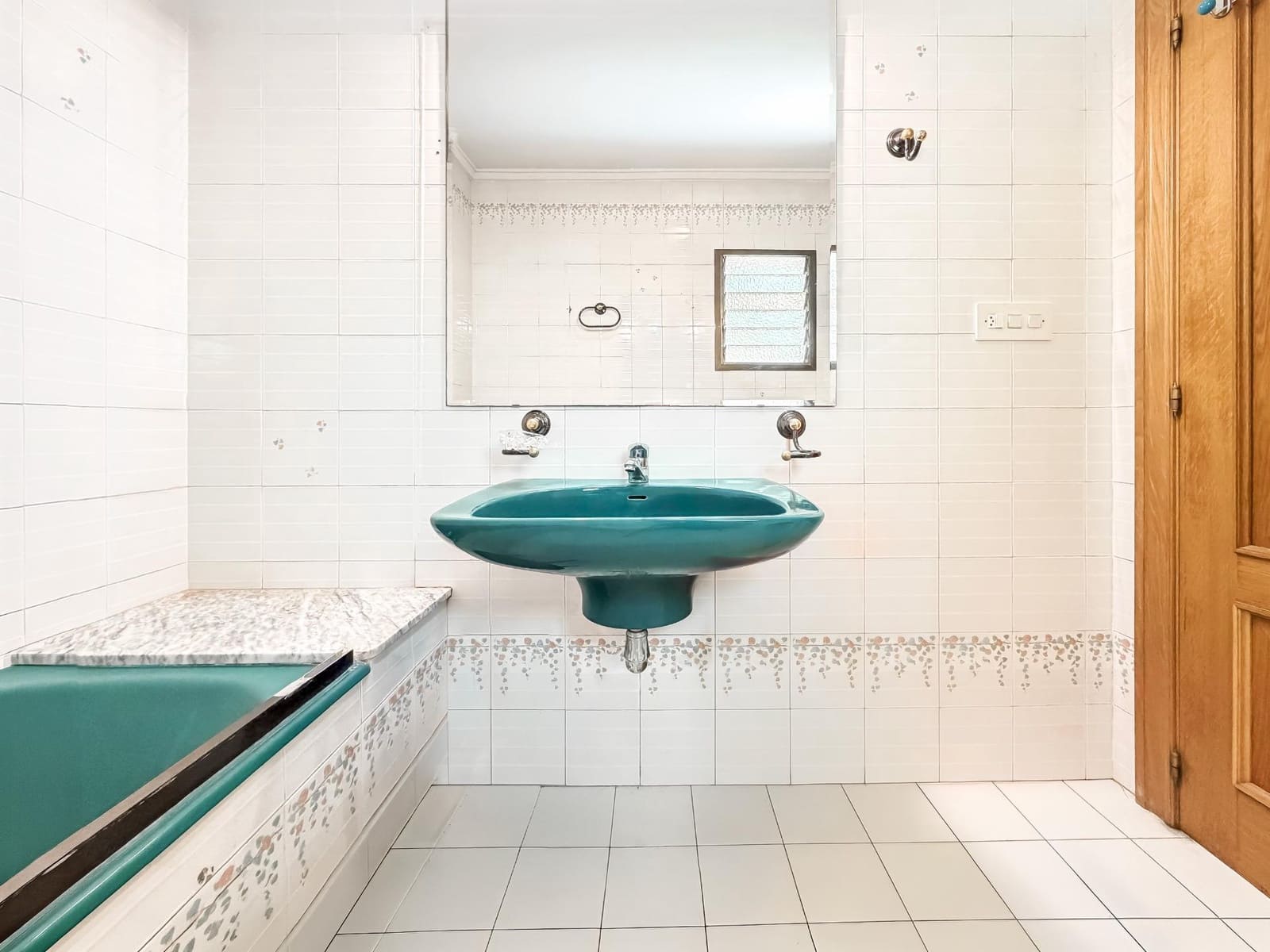 Chalet de 4 habitaciones en L'Eliana en venta con piscina garaje - 670.000 € (Ref: 9927515)