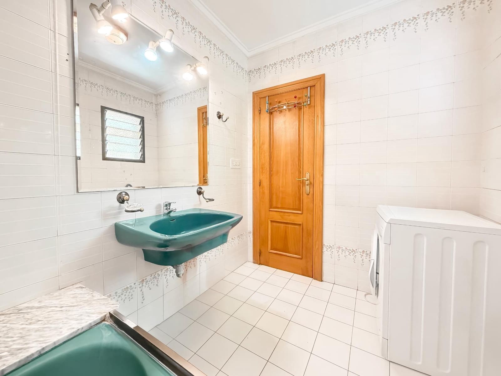 Chalet de 4 habitaciones en L'Eliana en venta con piscina garaje - 670.000 € (Ref: 9927515)