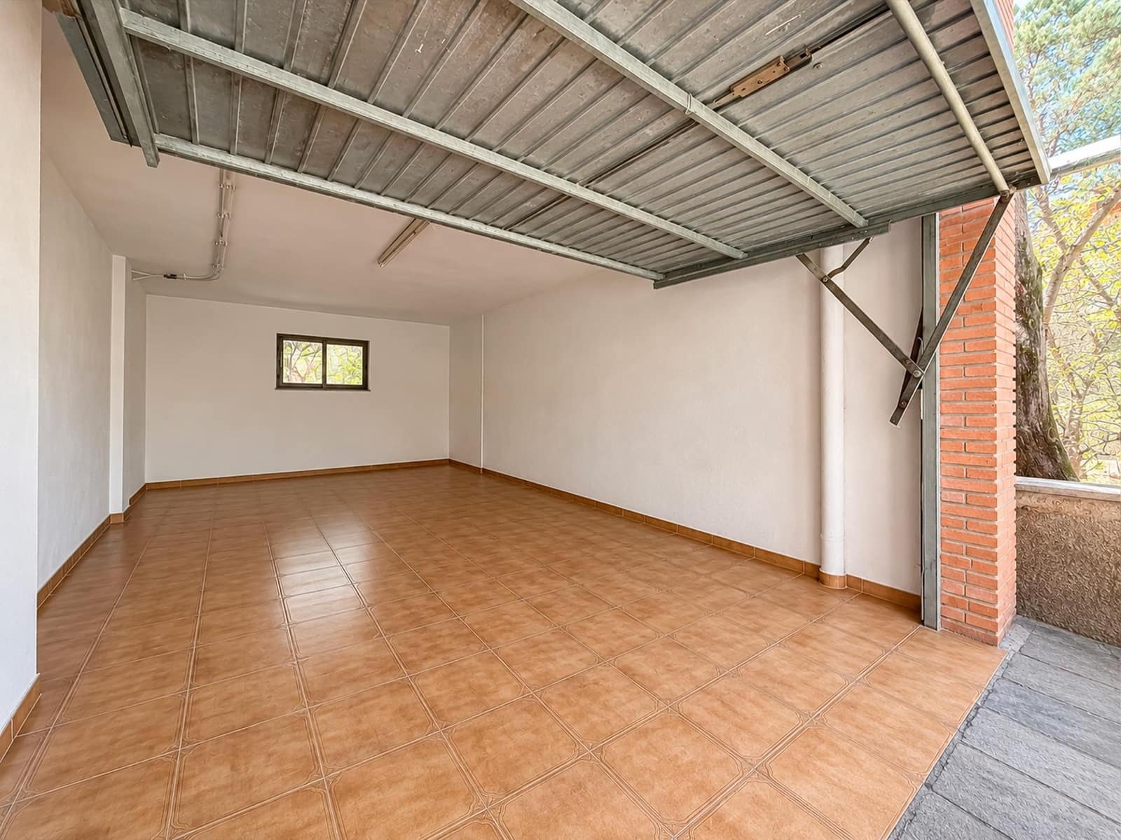 Chalet de 4 habitaciones en L'Eliana en venta con piscina garaje - 670.000 € (Ref: 9927515)