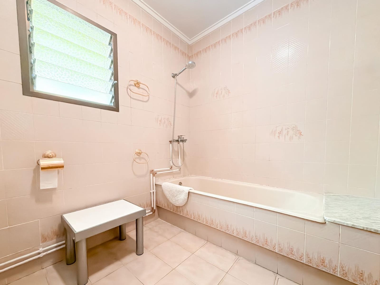 Chalet de 4 habitaciones en L'Eliana en venta con piscina garaje - 670.000 € (Ref: 9927515)