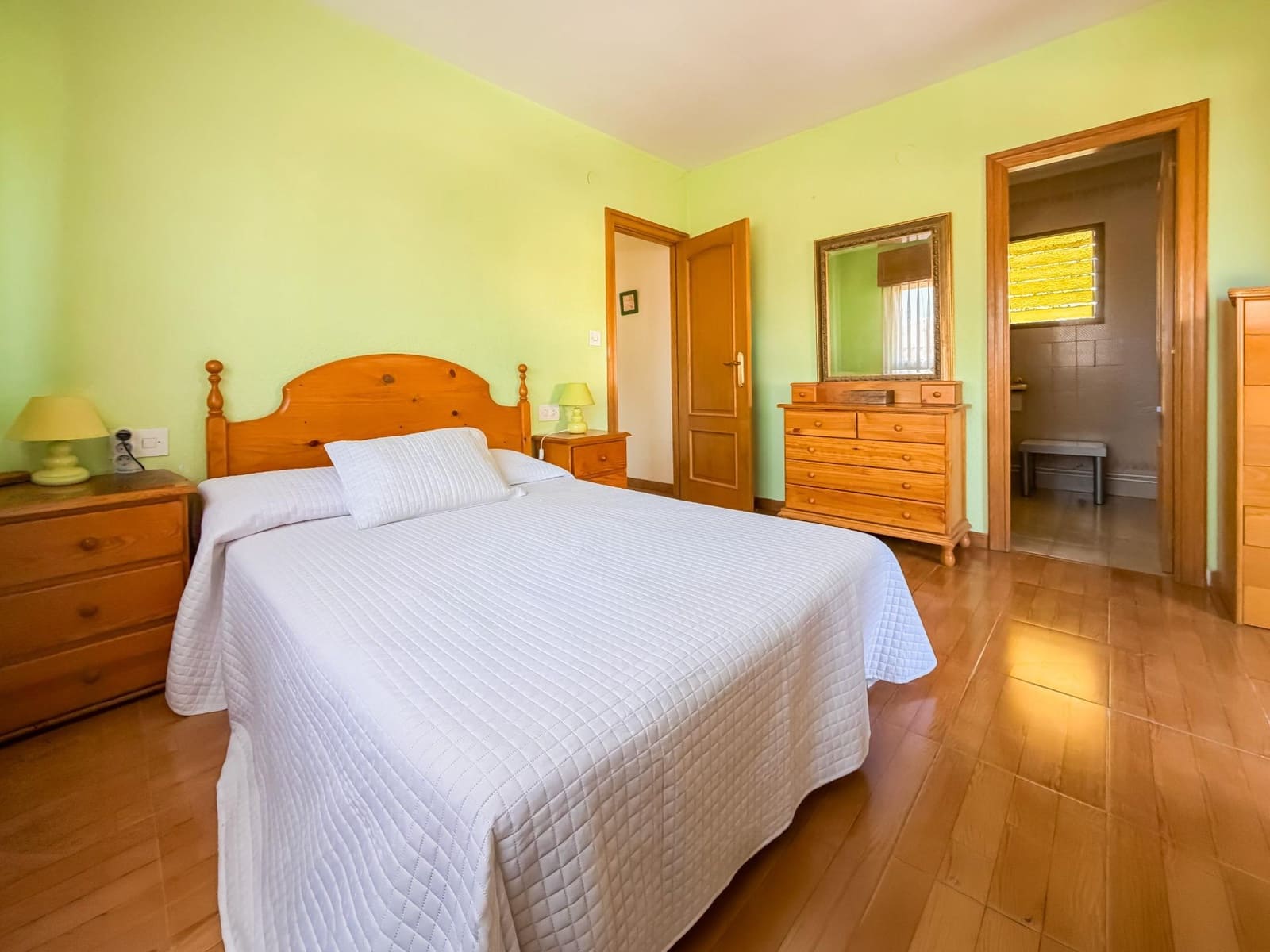 Chalet de 4 habitaciones en L'Eliana en venta con piscina garaje - 670.000 € (Ref: 9927515)