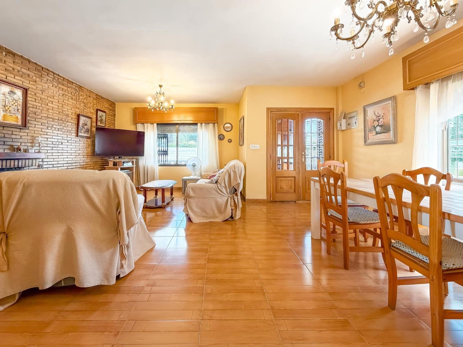 Chalet de 4 habitaciones en L'Eliana en venta con piscina garaje - 670.000 € (Ref: 9927515)
