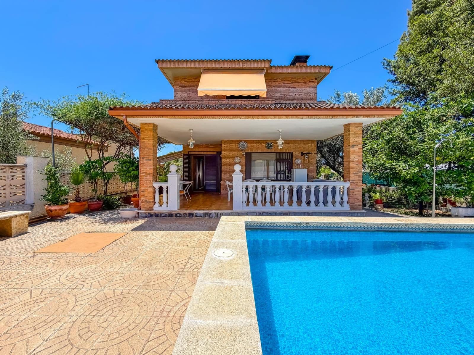 Chalet de 4 habitaciones en L'Eliana en venta con piscina garaje - 670.000 € (Ref: 9927515)
