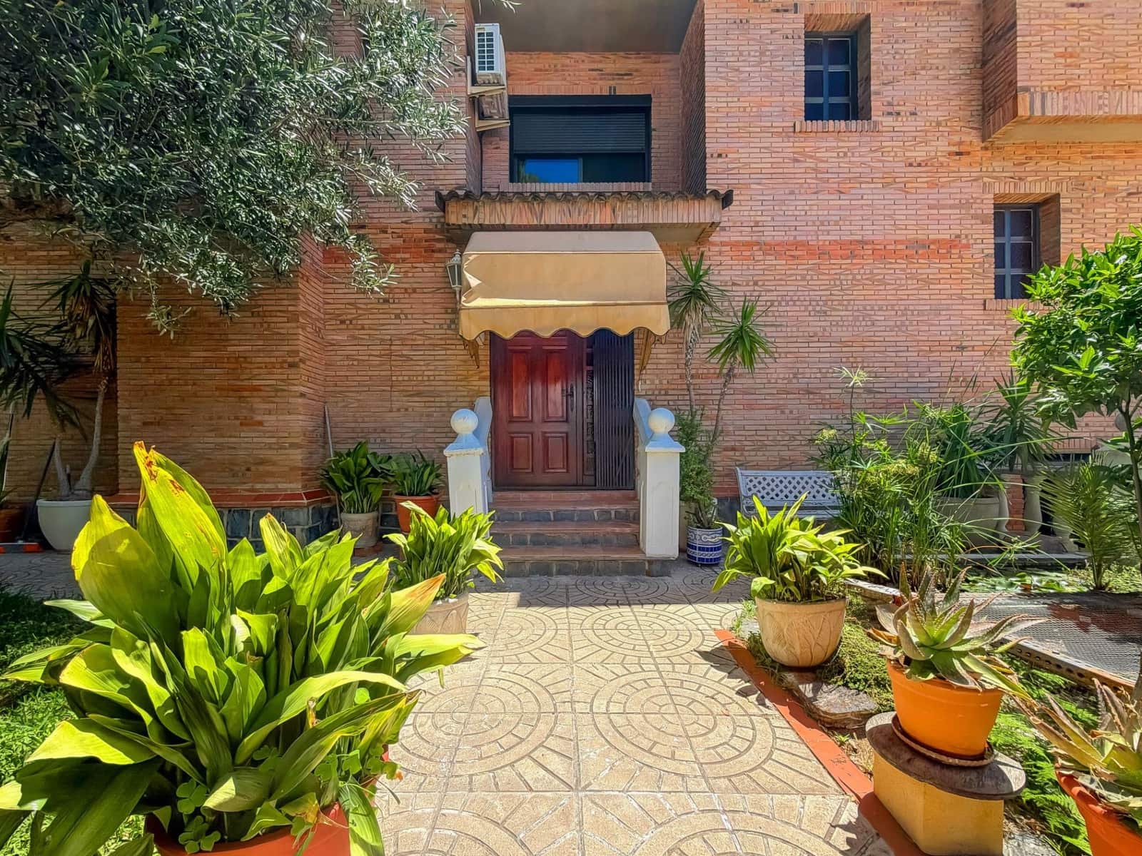 Chalet de 4 habitaciones en L'Eliana en venta con piscina garaje - 670.000 € (Ref: 9927515)