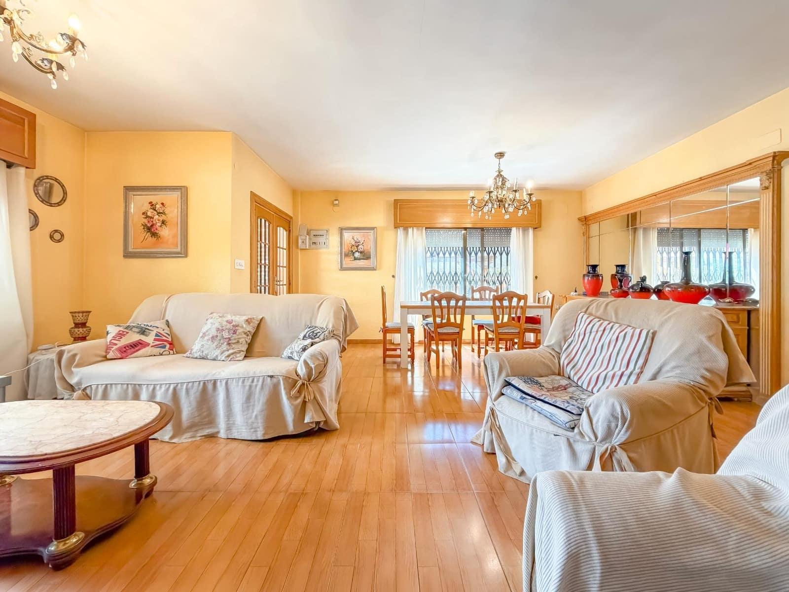 Chalet de 4 habitaciones en L'Eliana en venta con piscina garaje - 670.000 € (Ref: 9927515)