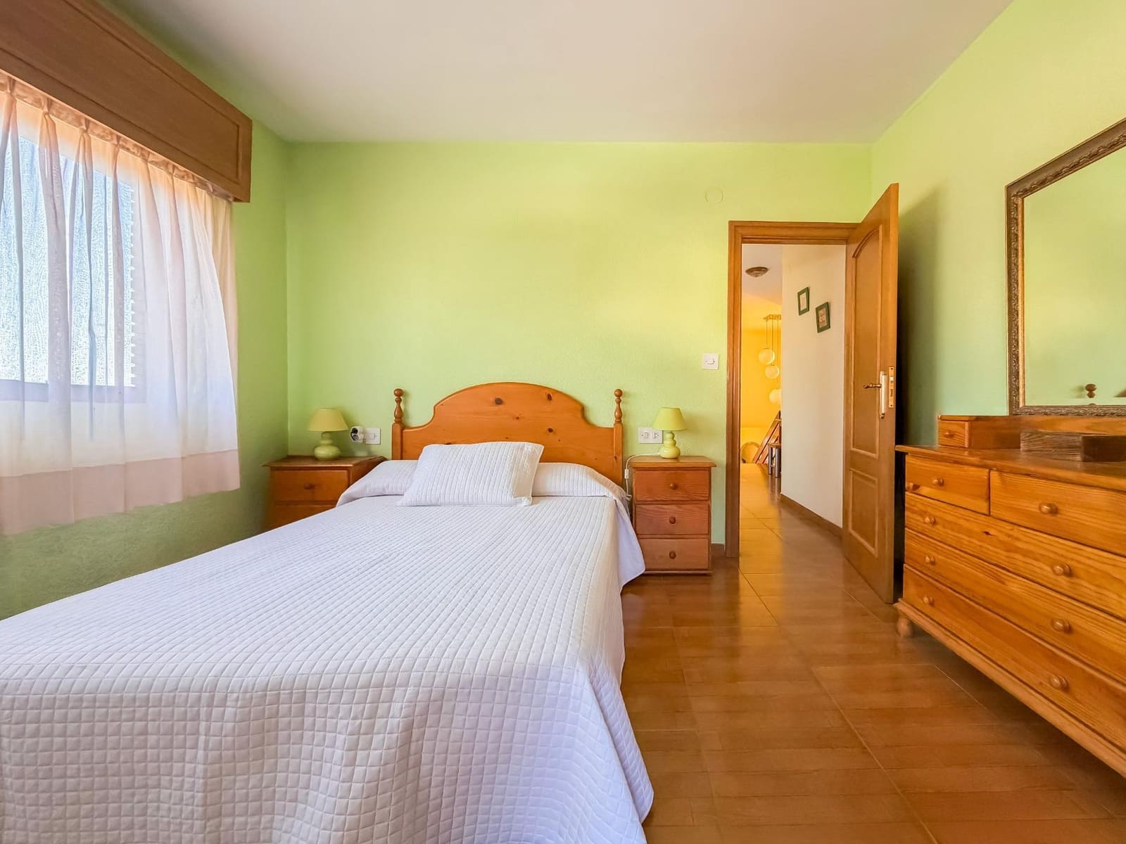 Chalet de 4 habitaciones en L'Eliana en venta con piscina garaje - 670.000 € (Ref: 9927515)