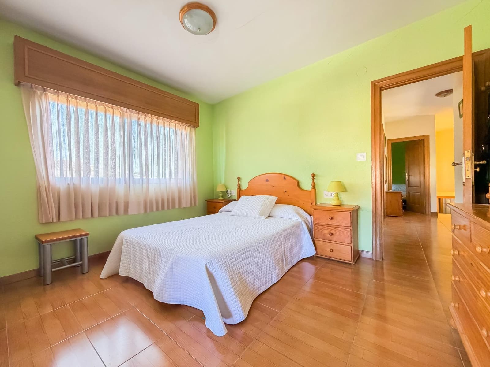 Chalet de 4 habitaciones en L'Eliana en venta con piscina garaje - 670.000 € (Ref: 9927515)