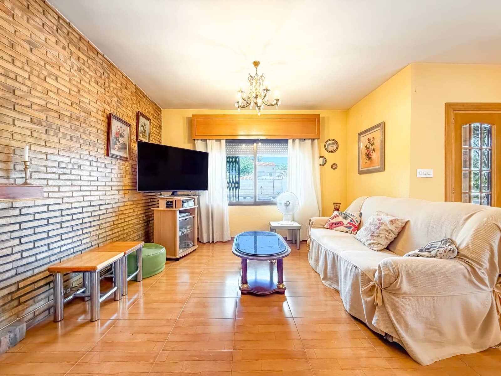 Chalet de 4 habitaciones en L'Eliana en venta con piscina garaje - 670.000 € (Ref: 9927515)
