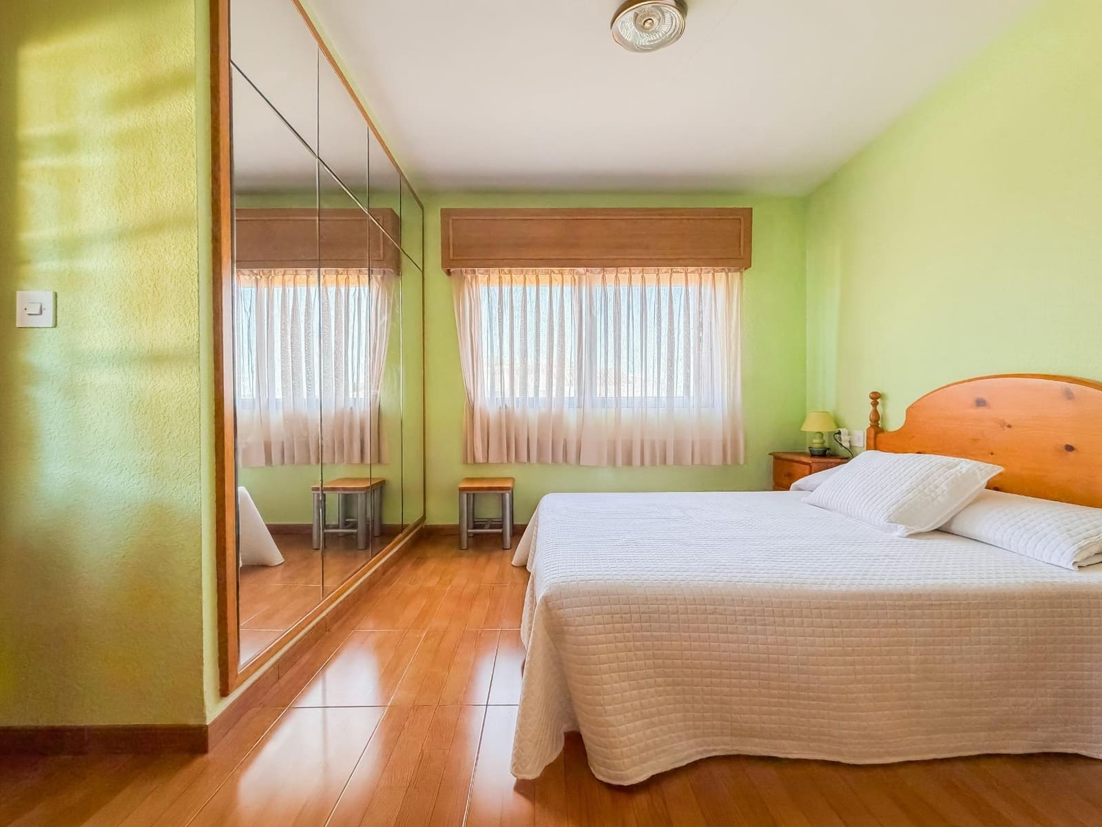 Chalet de 4 habitaciones en L'Eliana en venta con piscina garaje - 670.000 € (Ref: 9927515)