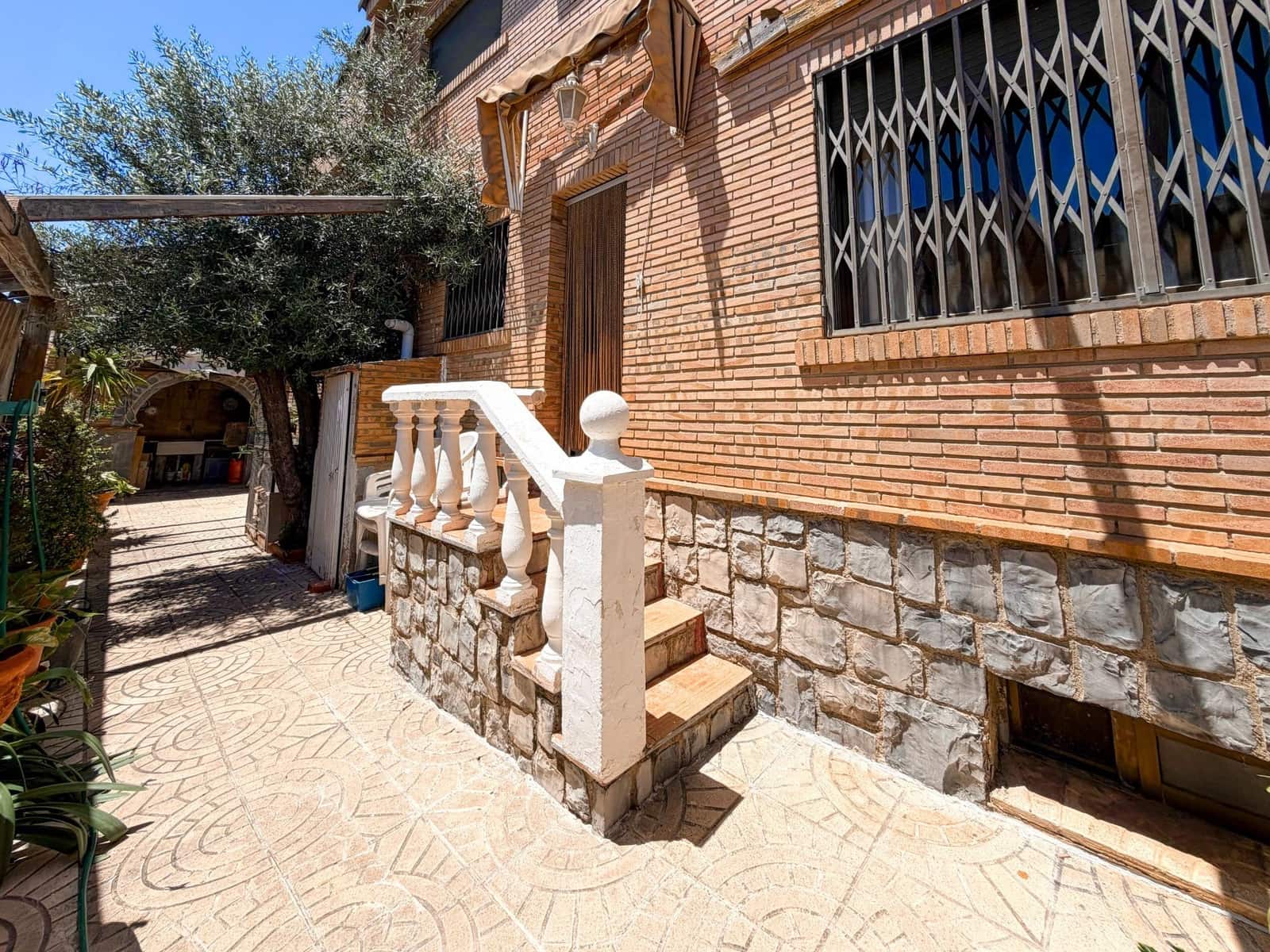 Chalet de 4 habitaciones en L'Eliana en venta con piscina garaje - 670.000 € (Ref: 9927515)