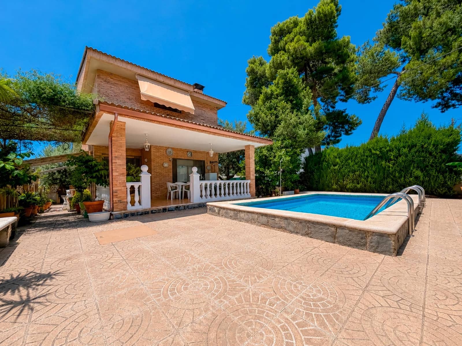 Chalet de 4 habitaciones en L'Eliana en venta con piscina garaje - 670.000 € (Ref: 9927515)